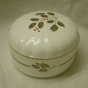 vintage Nikko Golden Holly Trinket Box